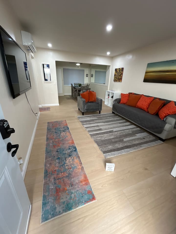 2 Bedroom Flat. - Piedmont, CA