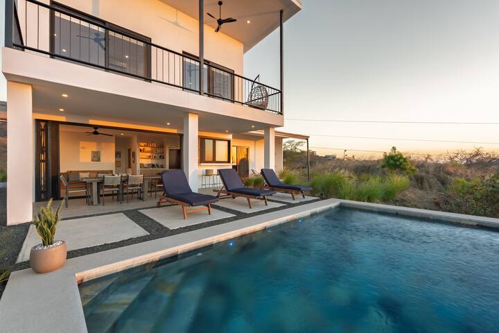 Entire Ocean View Villa - 4 bed w/ infinity pool!