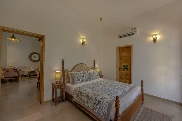 Bedroom 1 image 3