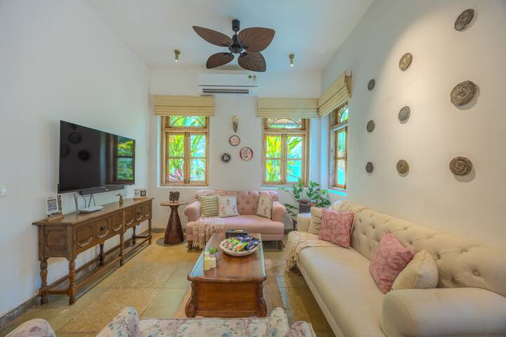 Living room 2 image 5