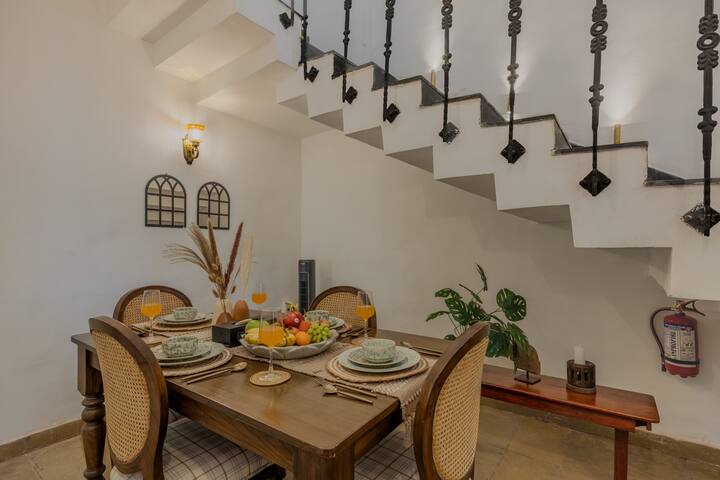 Dining area image 1