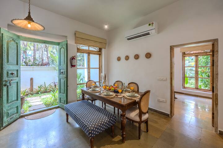 Dining area image 3