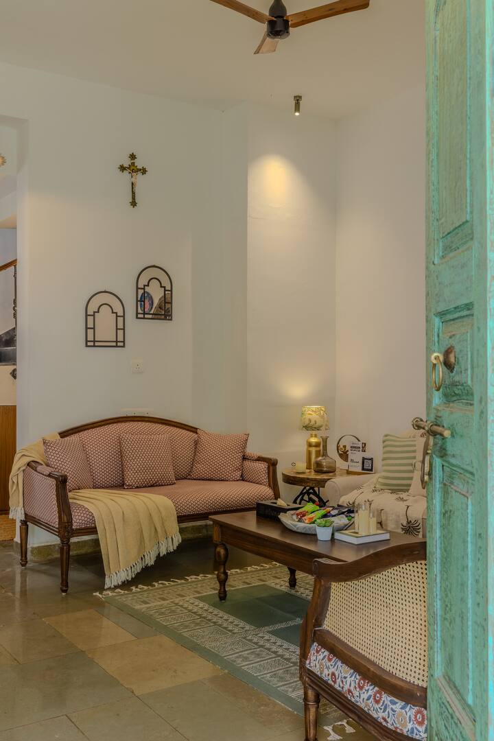 Living room image 3