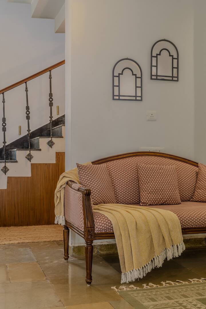 Living room image 6