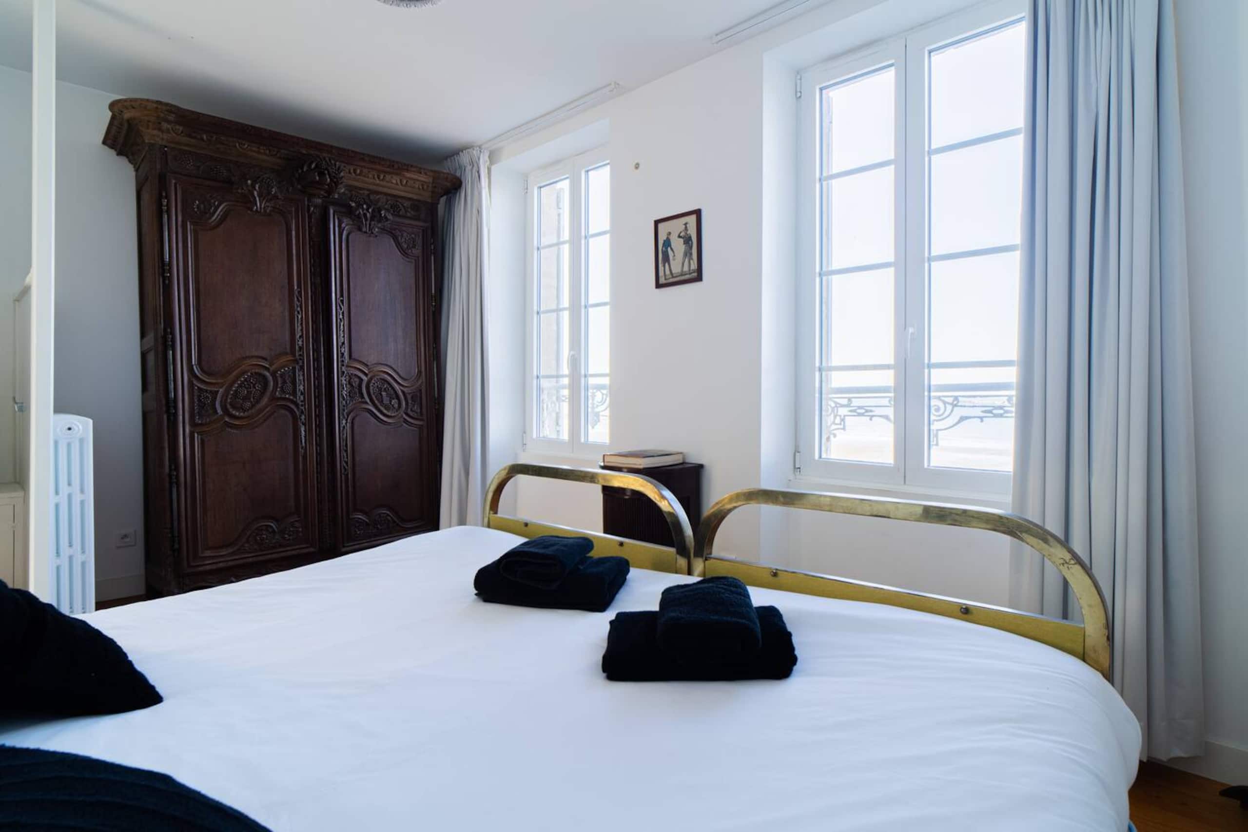 Bedroom sea view