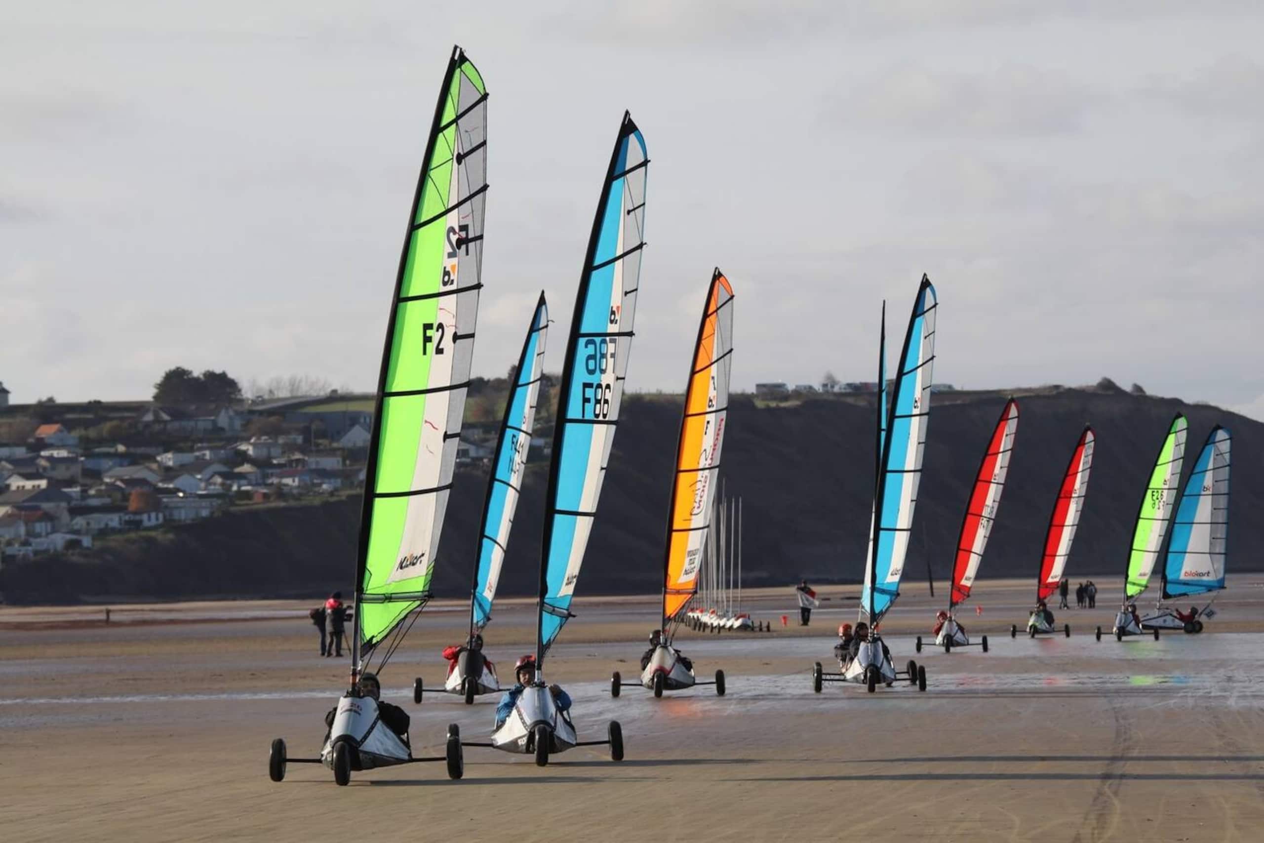 Land sailing