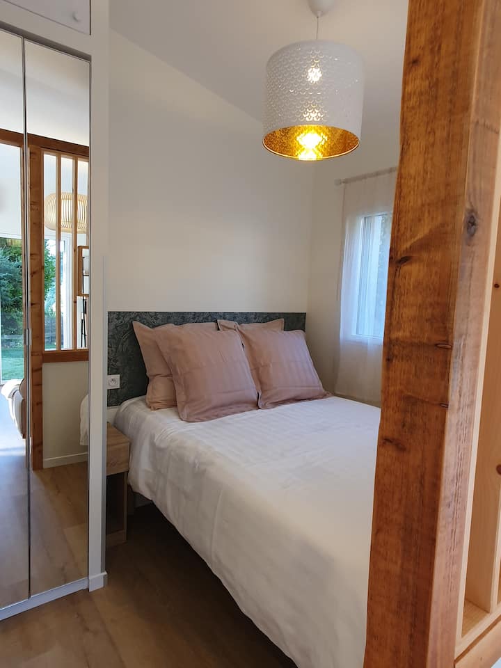 Cama de 140 x 190 cm.