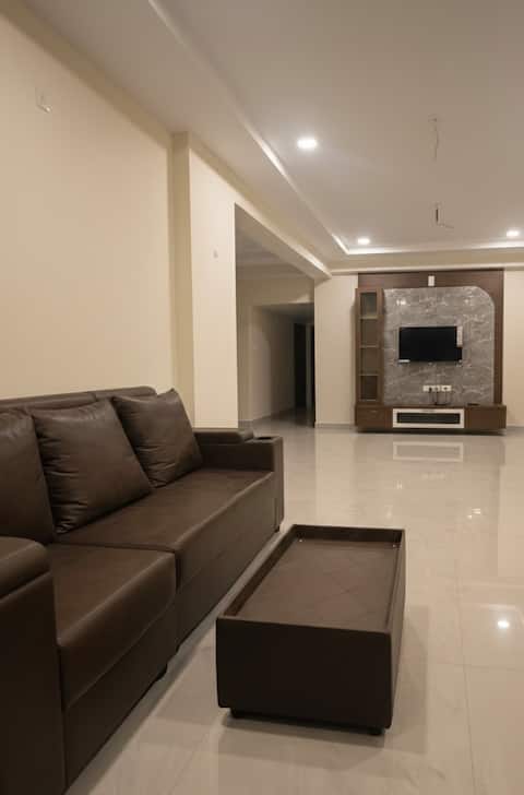 Spacious 3BHK-1 @ Kondapur near AMB DLF KIMS