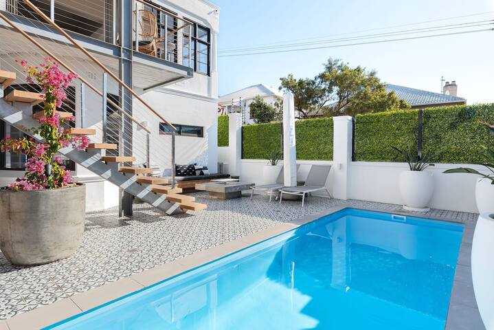 Stylish Getaway • Green Point gallery image 4