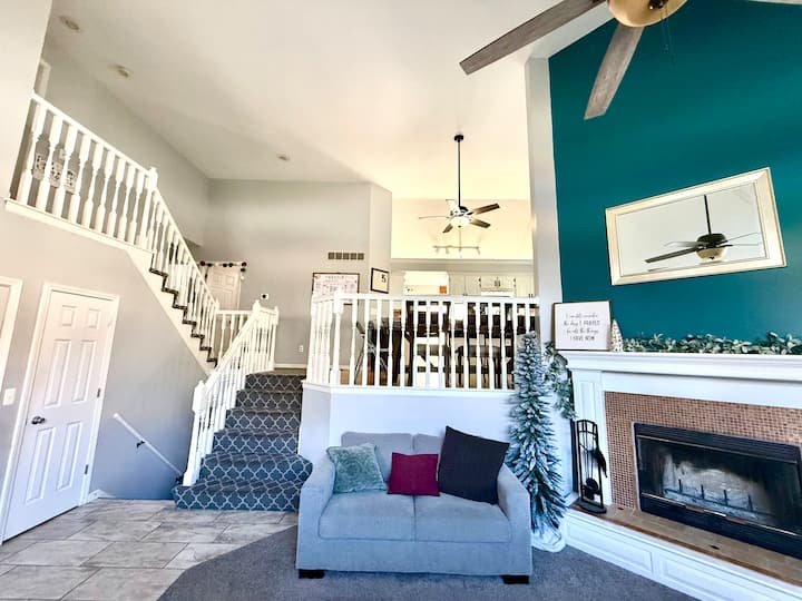 Spacious Home With Pool Access - Lake Winnebago, MO