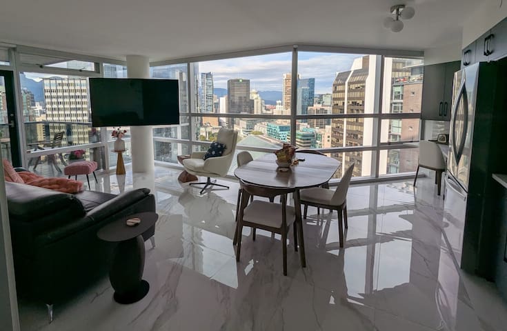 Steam Shower | 75″ TV! | Parking | Heated Floors