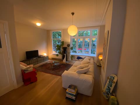 Top performing Airbnb: Artsy Apartment - Luxury Living in Noord