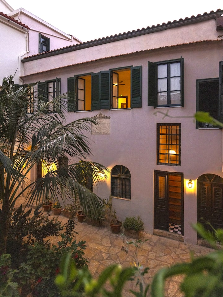 Private Room For Up To 6 Guests | Old Town - Chania