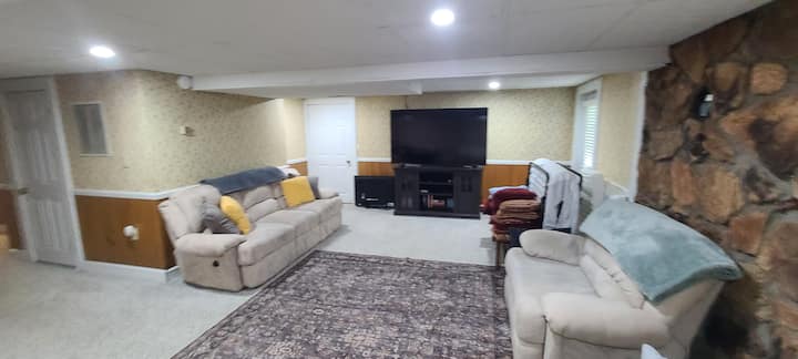 Cedar & Stone Retreat 3bed3bath, Private Setting - Summersville, WV