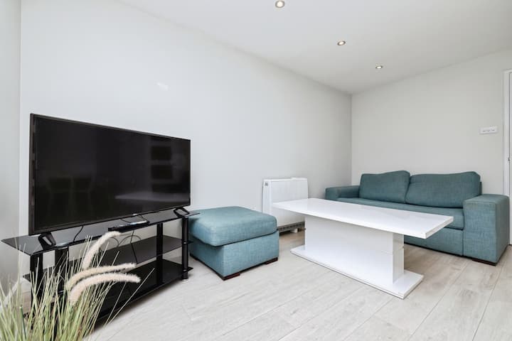 An Outstanding 2 Bed Apartment - London