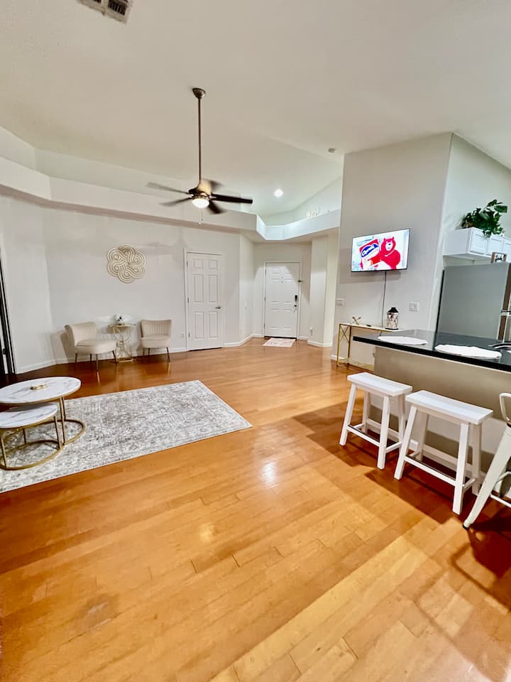 Phoenix Valley Stay - Phoenix, AZ