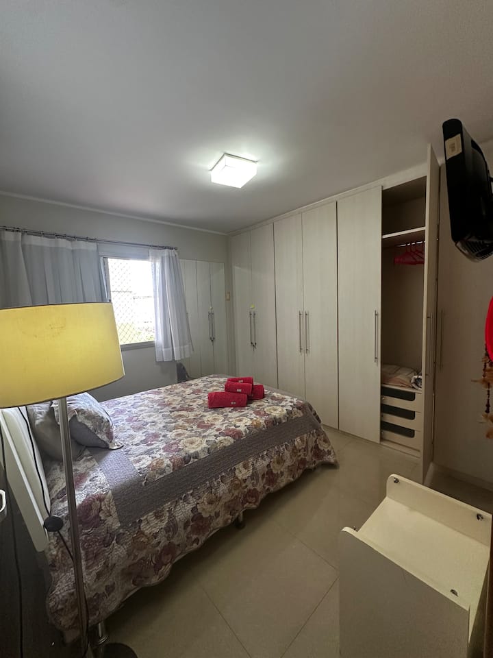 Апартамент с гардероб, климатик, гледка към стадион „Сера Дурада“ и парк „Баишо до Парке“