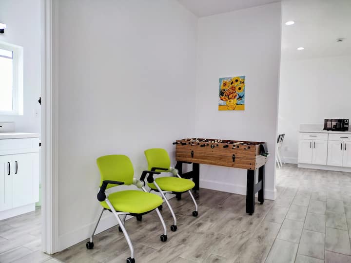 Private New Guesthouse Near Knott's & Disneyland - 오렌지 군