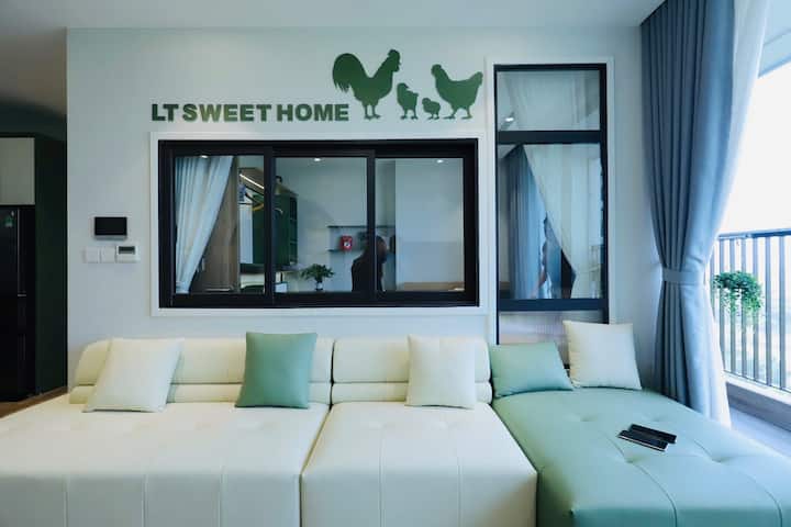 Elite 3br Lake Panorama Apt | Free Sauna, Tub, Gym - Vietnam