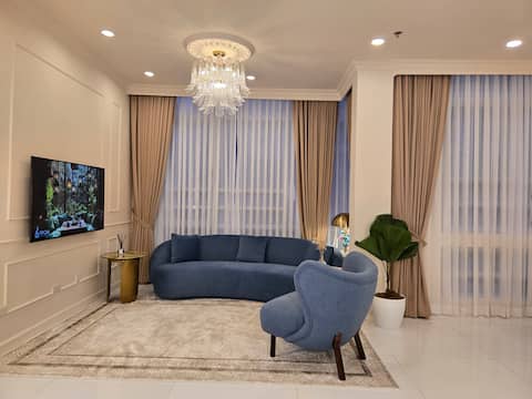 Elegant 4BR penthouse in BGC.