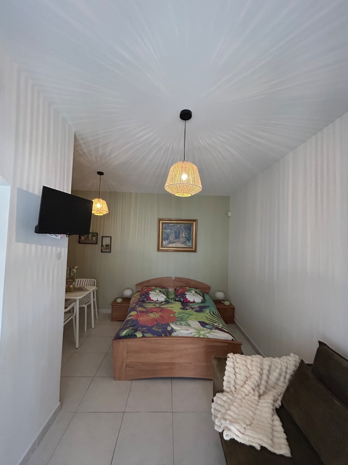 Ambienti i dhomës së gjumit