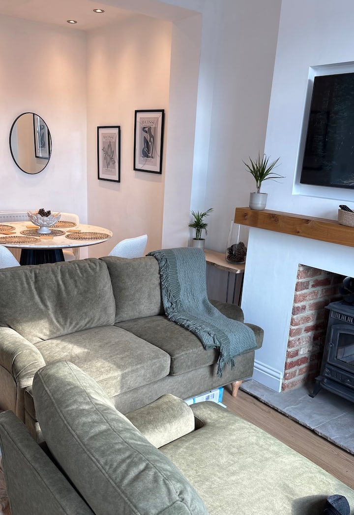 New Marina Cottage, Dog Friendly, Stylish, Chic. - Whitby Beach