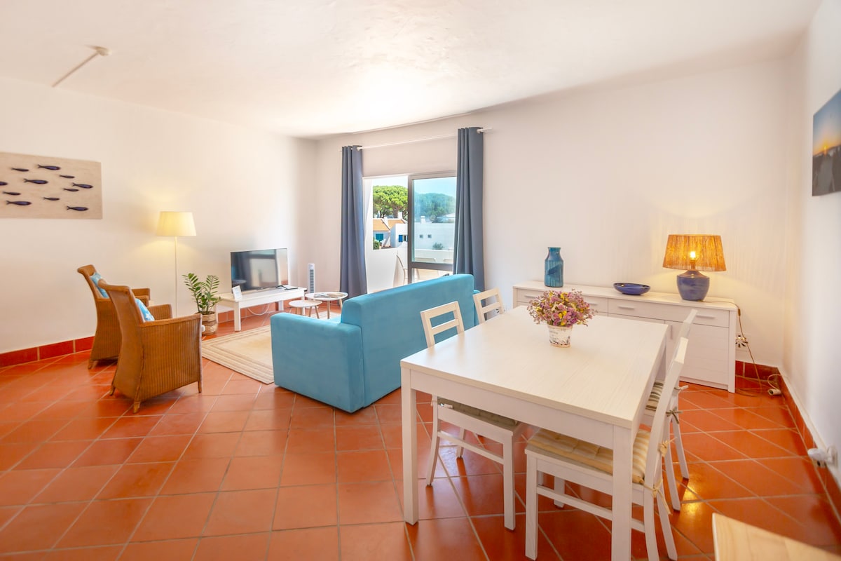 Anúncio popular: Prainha, Alvor, 1-Bedroom, 416, Balcony & sea view em Alvor