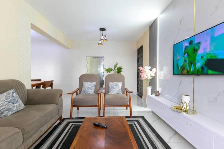 Ivyrose Luxury Apt No 7, With Rooftop Terrance - Uganda