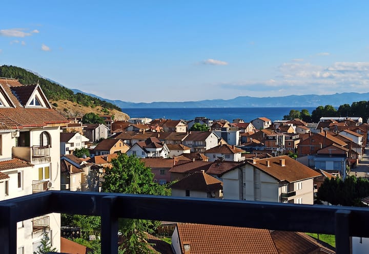 Tunti Lake View Apartment - Lake Ohrid
