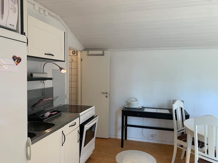 Kustnära Trivsam Gäststuga Vid Skogsbrynet - Vaxholm