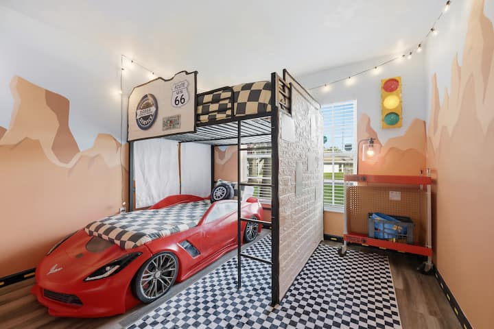 Chumba cha Kulala cha Gari la Mashindano