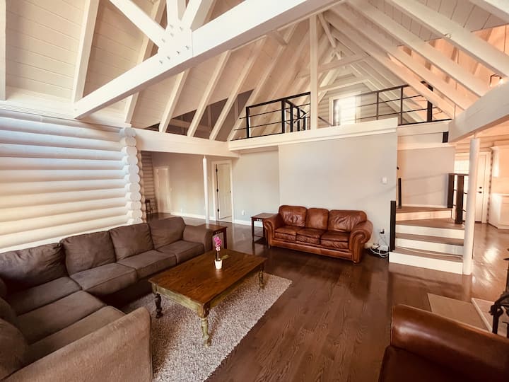 Log Home Sanctuary W/ Heated Pool & Hot Tub - Greenport, NY