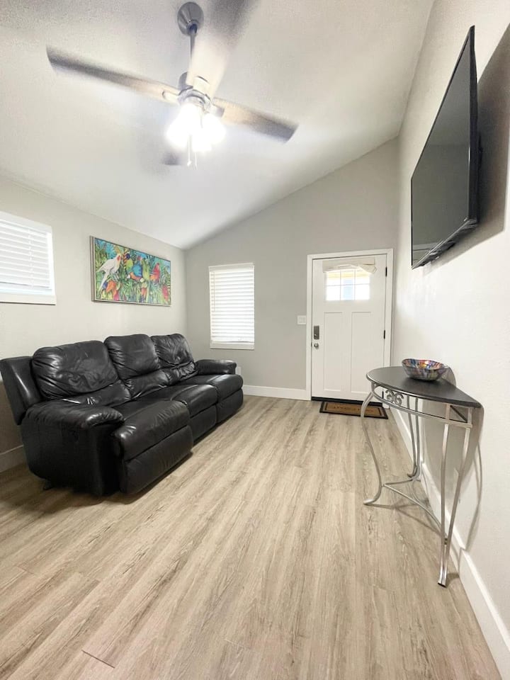 2br Home In Heart Of Longwood - Altamonte Springs, FL