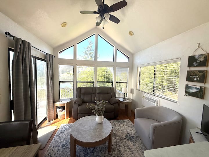 The Endless View Cabin - Oregon