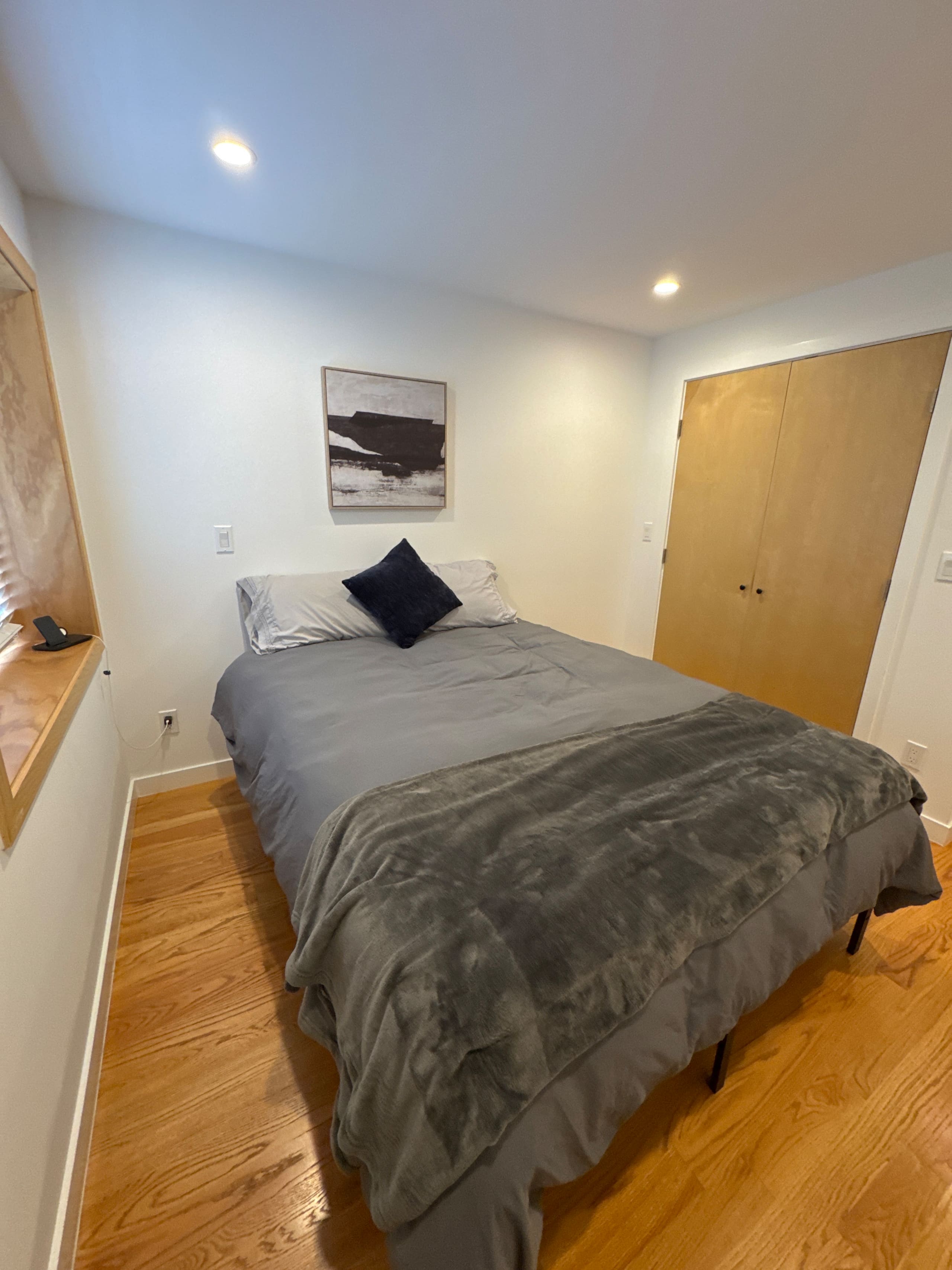 Home in San Francisco · ★5.0 · 2 bedrooms · 4 beds · Half-bath - Image 8