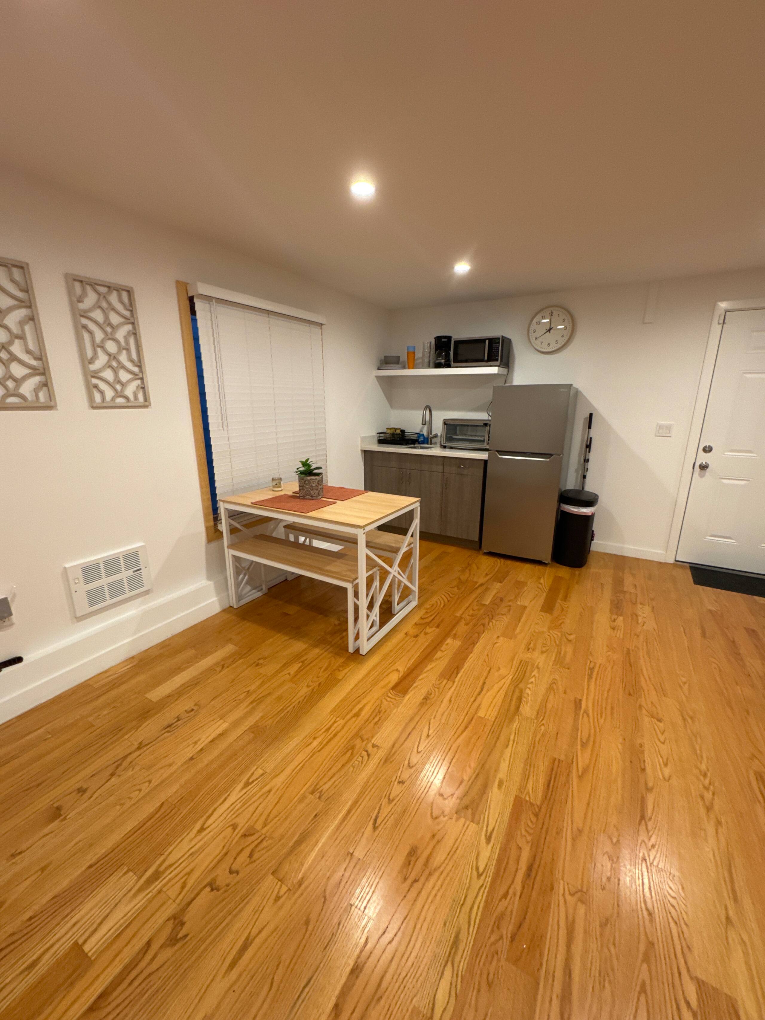 Home in San Francisco · ★5.0 · 2 bedrooms · 4 beds · Half-bath - Image 3
