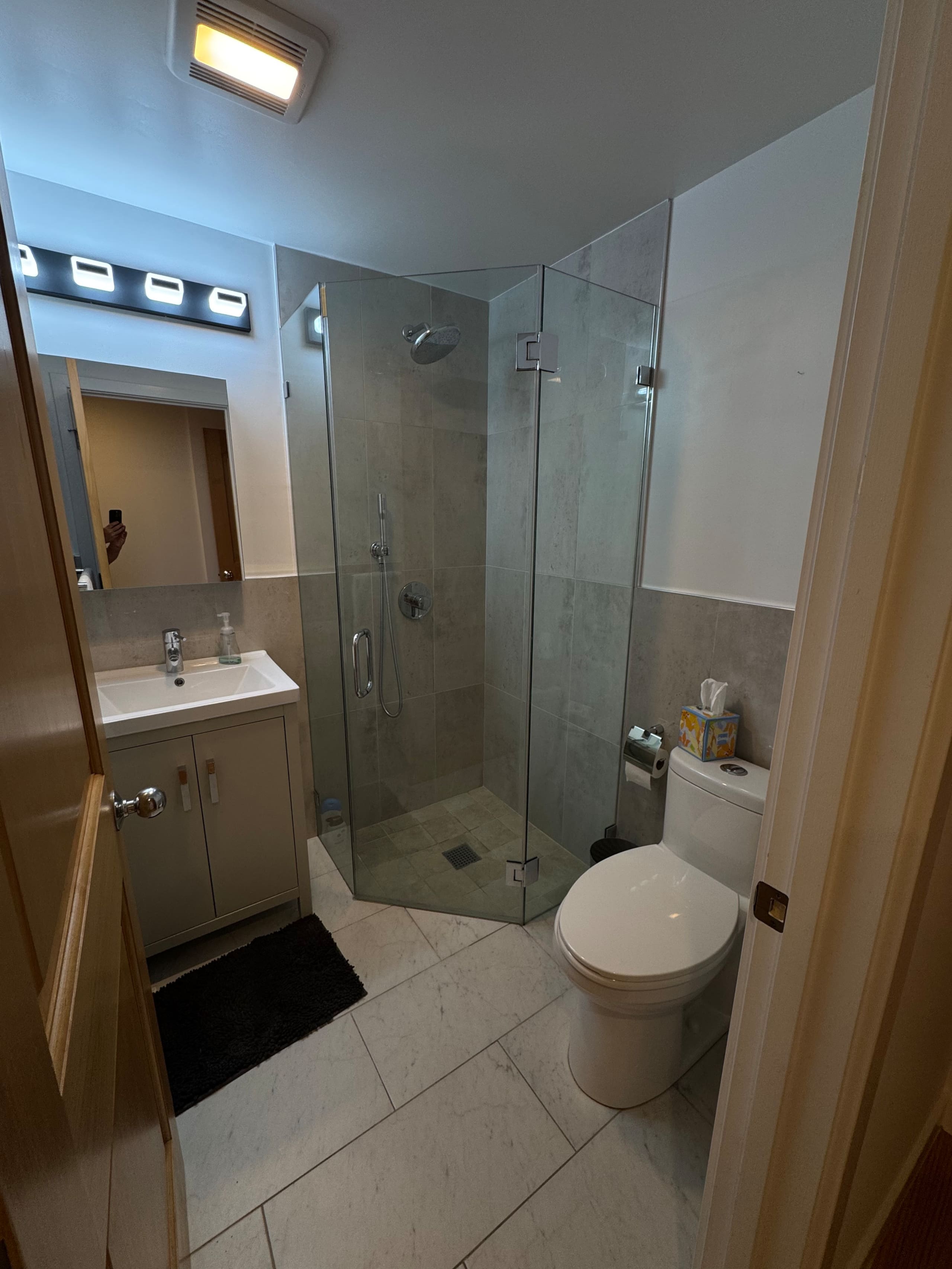 Home in San Francisco · ★5.0 · 2 bedrooms · 4 beds · Half-bath - Image 9