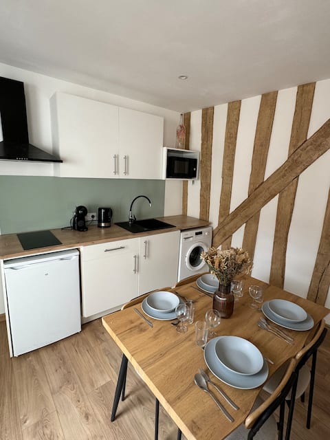 Top performing Airbnb: Fontainebleau Apartment in Seine Et Marne