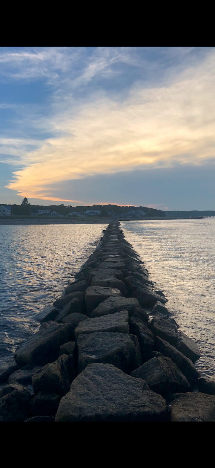 Cozy Coastal Getaway - Kennebunkport, ME