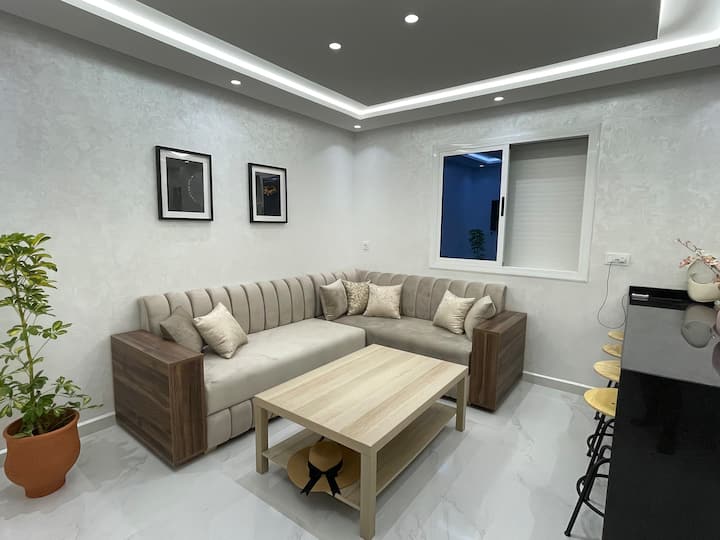 Luxurious Condo + 2 Romantic Patios/ Terrace - Al Hoceïma