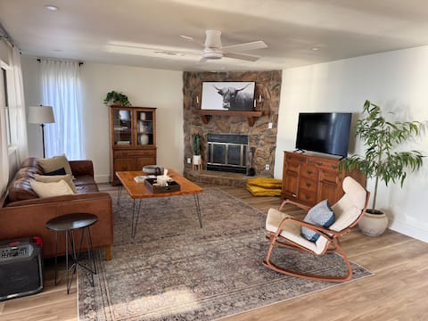 Top Airbnb: The Cozy Sabbath Lakefront Cabin in Tyler