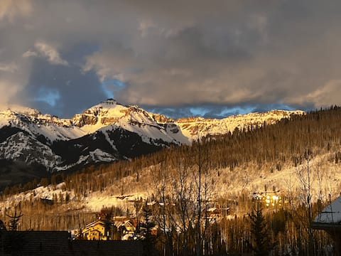 Top Airbnb: Gorgeous and spacious 4BR in MV! in Mountain Village