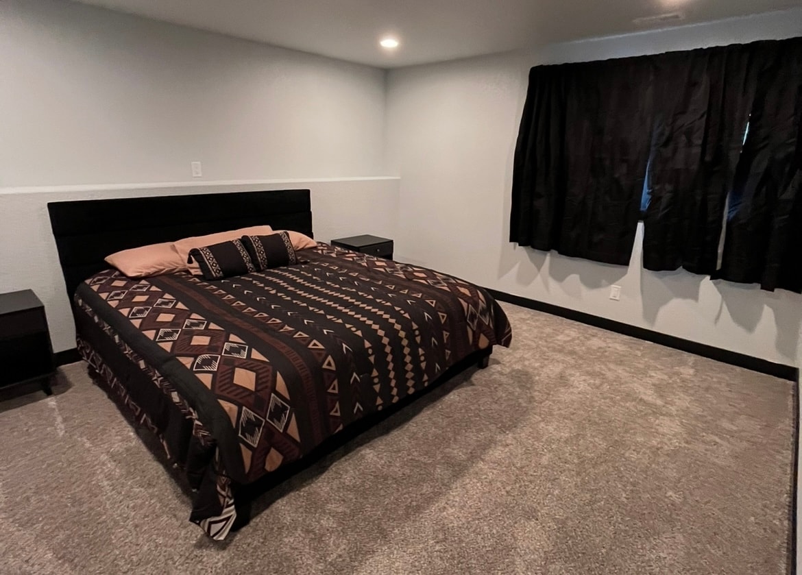 Manželská posteľ s vlastnou kúpeľňou 