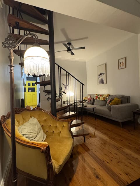 Top performing Airbnb: Heart of Newtown Terrace in Newtown