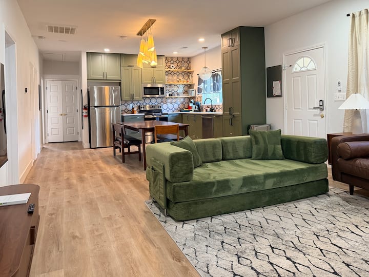 3.5 Baths, 2 Sets Washer/dry, Many Parkings, 16ppl - Corinth, TX