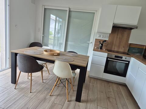 Propriété Airbnb réussie: Recent house - 10 minutes from the lake à Carcans