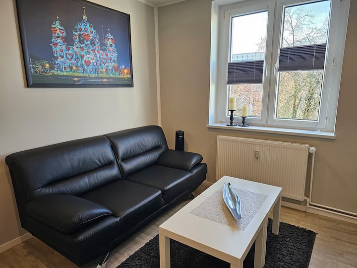 Moderne  U. Helle Wohnung In Berlin-köpenick - Waltersdorf