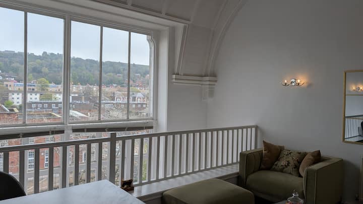 The Gothic Window Apartment - Front Row View - Douvres