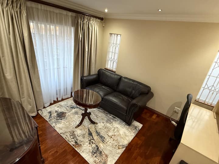 5br Luxy Home W/pool & Generator - Johannesburgo