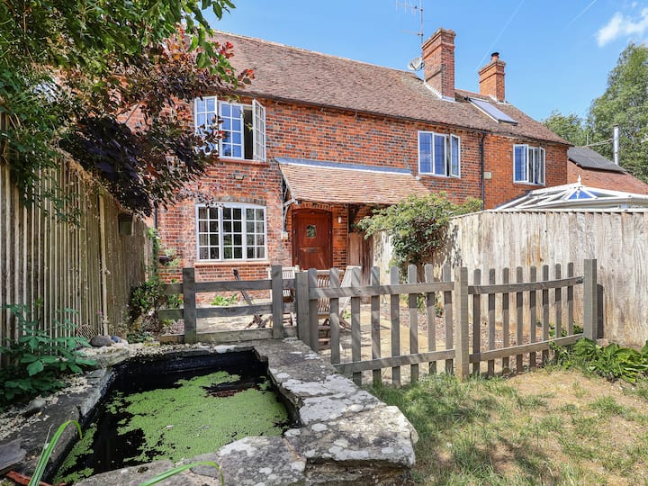 Bramblefield Cottage - Donnington Castle